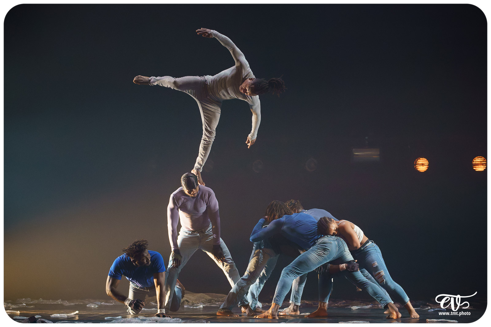 YÉ ! (L'EAU) (CIRCUS BAOBAB)